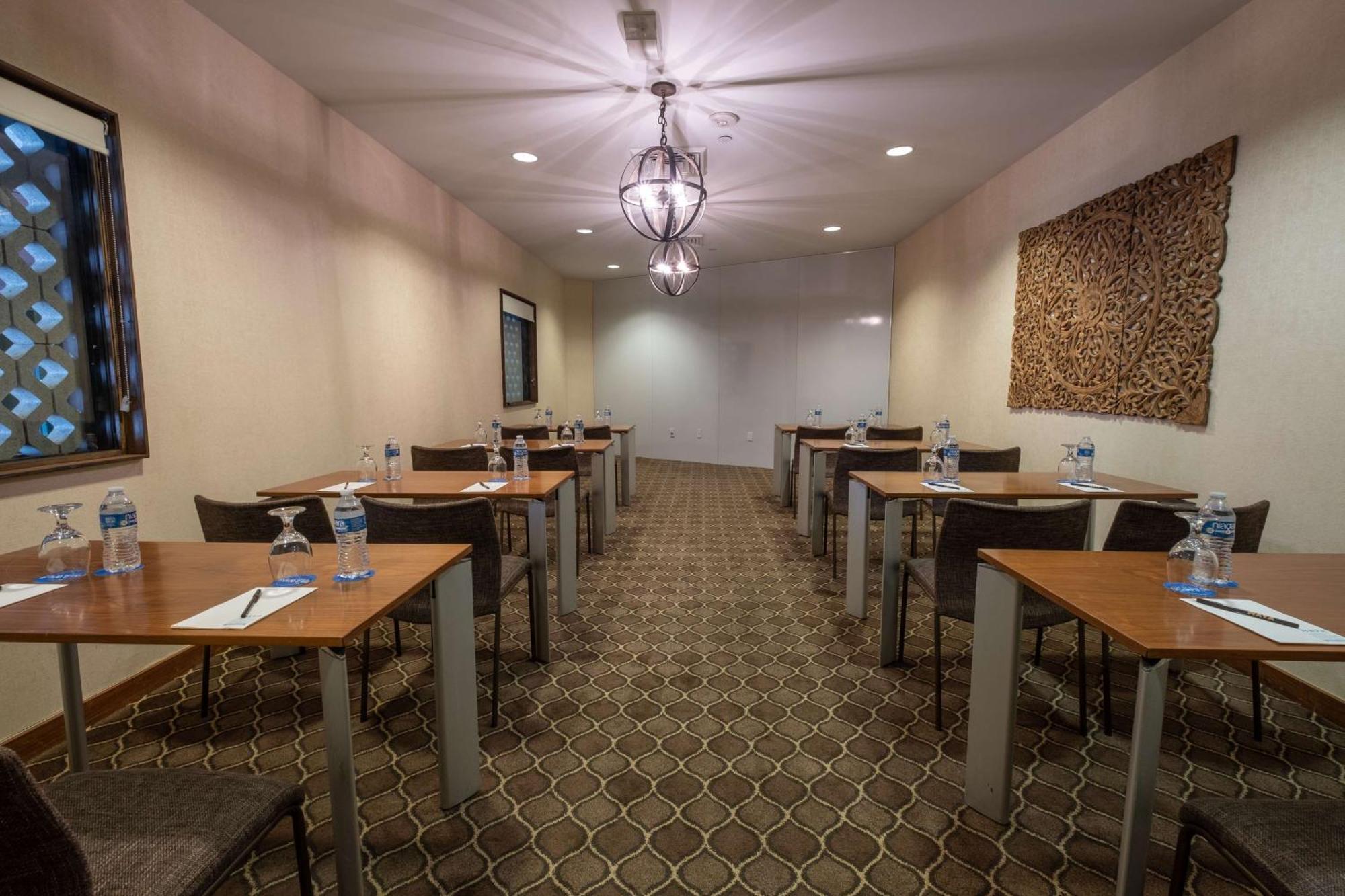 Hotel Maya - A Doubletree By Hilton Hotel Long Beach Extérieur photo