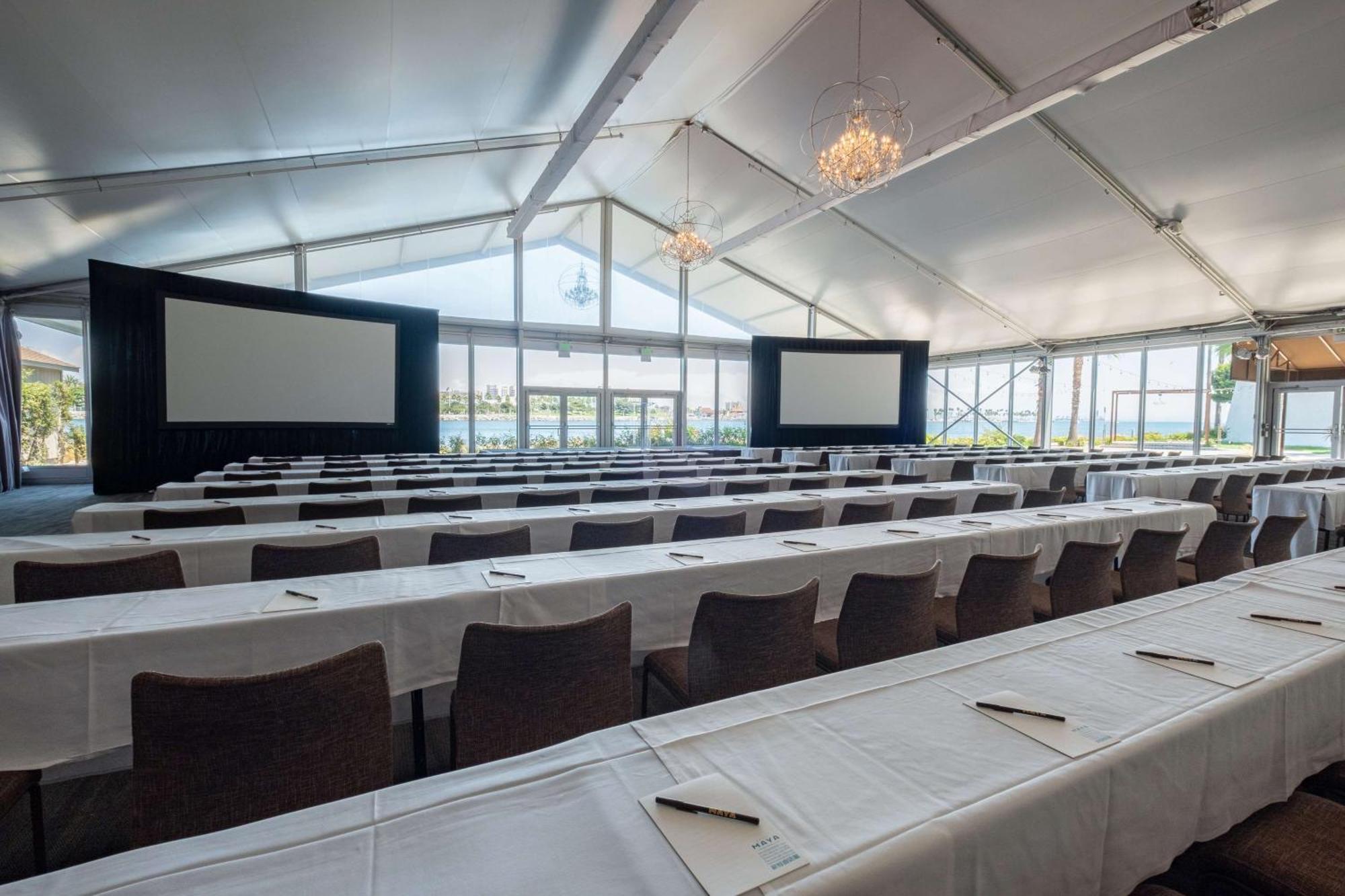 Hotel Maya - A Doubletree By Hilton Hotel Long Beach Extérieur photo