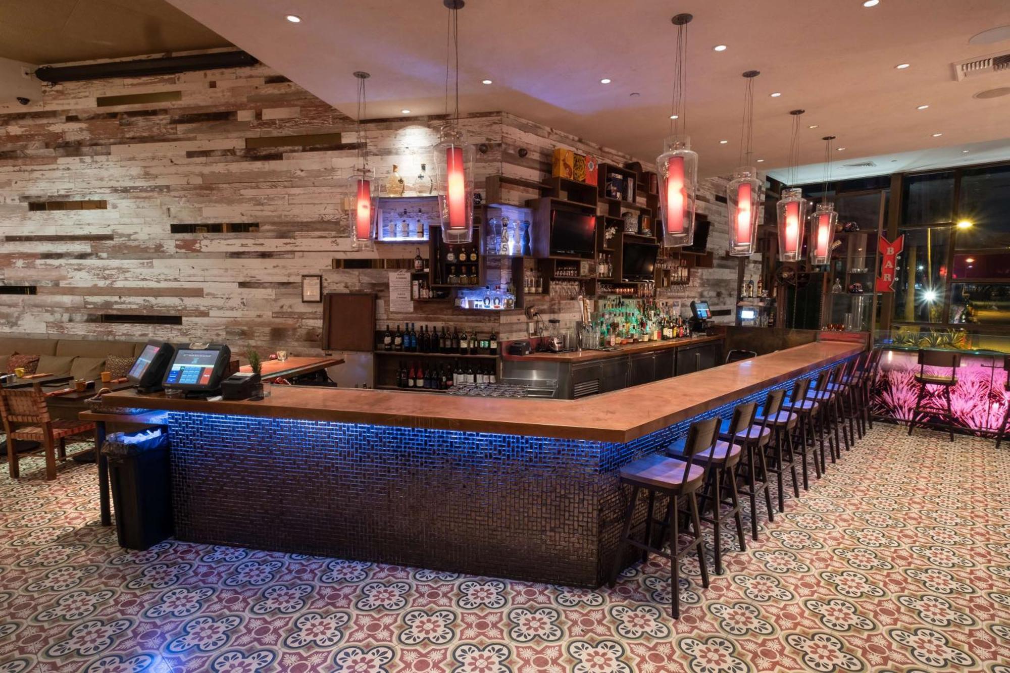Hotel Maya - A Doubletree By Hilton Hotel Long Beach Extérieur photo