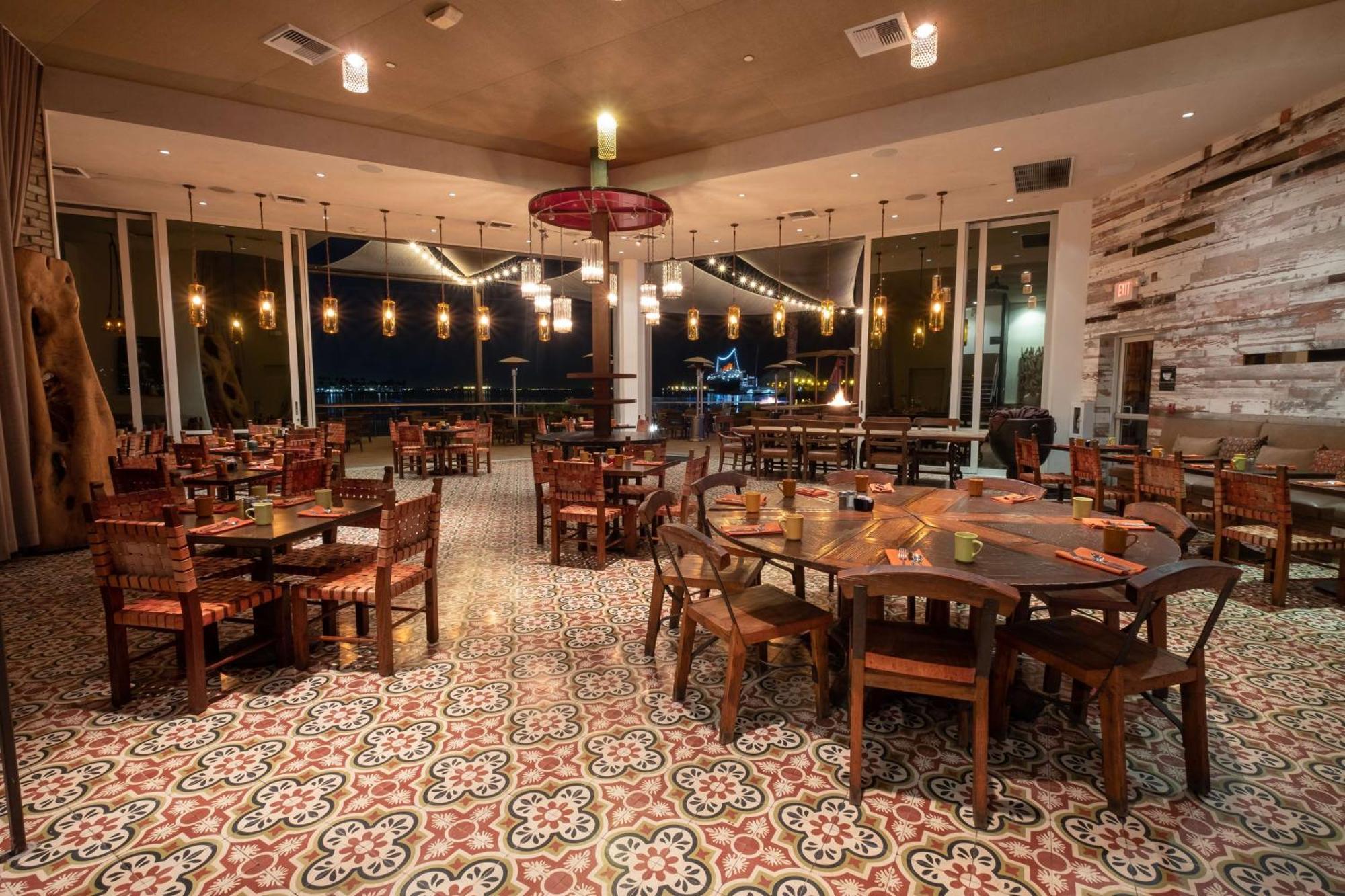 Hotel Maya - A Doubletree By Hilton Hotel Long Beach Extérieur photo
