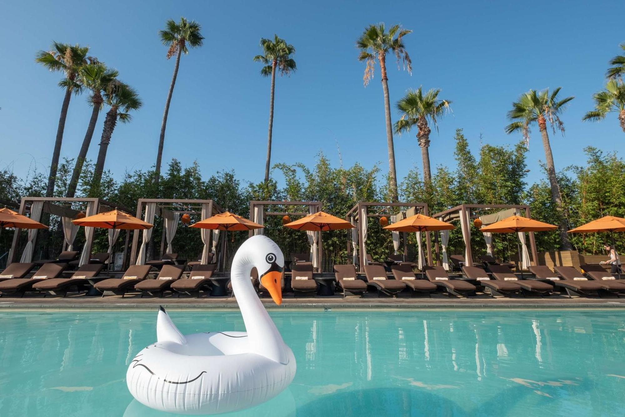 Hotel Maya - A Doubletree By Hilton Hotel Long Beach Extérieur photo